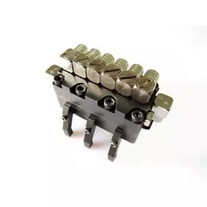 Válvula de paso hidráulica JDM 3CH para excavadora modelo LESU 1/14 RC - Imagen 1 de 4