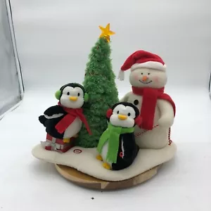 Hallmark Jingle Pals Very Merry Trio Singing Light Up Snowman Penguin Tree Works - Bild 1 von 5