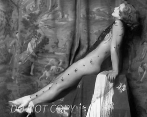 Ziegfeld Follies Vintage 1920s glamour   8X10 PUBLICITY PHOTO - - Flapper Girl - Picture 1 of 1