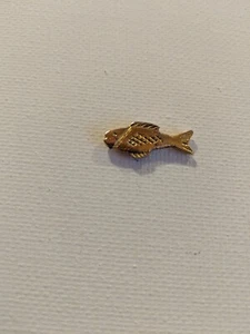 Trout Fish Gold Tone Tie Lapel Pin - Picture 1 of 2