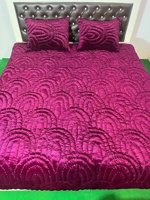 Extrasoft Vine Velvet Self round design Comforter Luxury Velvet Set Fluffy Quilt - Image 1 of 4