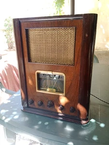 Radio PATE. Modelo 737.Marca Americana. Funcionando... - Imagen 1 de 24