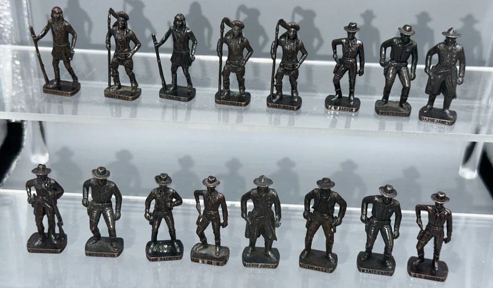 Komplettsatz Metallfiguren 40mm brüniert 16 Figuren aus Indianer und Cowboys - Bild 1 von 1