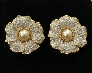Signed Swarovski Flower Earrings Vintage Pave Gold Tone Faux Pearl Large Clip On - Picture 1 of 3