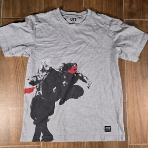 Uniqlo The Game by Street Fighter UT T-shirt Size Small Capcom Gray Shirt - Picture 1 of 6