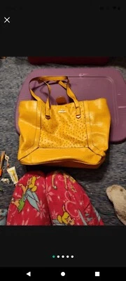 New Directions女式黄色手提包二手 — 第 1/4 张图片