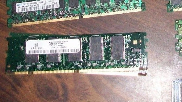 Netlist 128MB PC100-200503 Server Memory ECC - NL31672S08163-C10HPA - Image 1 of 1