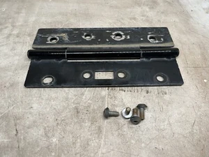 07-18 Jeep Wrangler JK Front Center Windshield Hinge W/ Hardware OEM - Bild 1 von 5