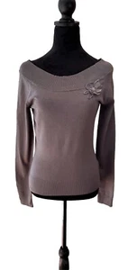 Attention Women’s Medium Round Neck Gray Pullover Sweater Long Sleeve Floral Acc - Picture 1 of 19