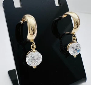 Pendientes colgantes de aro en J de circonita cúbica de corte redondo de oro amarillo sólido de 14K Estate - Imagen 1 de 24