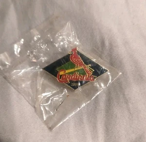 2008 ST. LOUIS CARDINALS  SEASON TICKET HOLDER  PIN - Picture 1 of 2