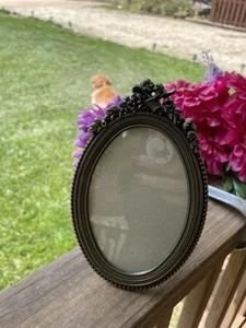 Vintage Oval Intricate Design Table Top Picture Frame Bronze Color 6.5x 4.25 - Picture 1 of 10