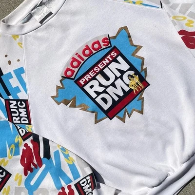 Sudadera De Colección Años 80 Adidas Presenta Correr DMC Hollis Crew ICÓNICA Rap Hip-Hop Talla M Foto 1 de 4