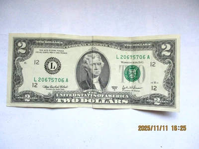 TWO DOLLAR BILL  GREEN SEAL - L 20675706A- FEDERAL RESERVE NOTE UNITED STATES - Image 1 of 2