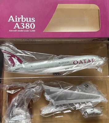 SALE!  1:200 QATAR Airbus A380 Daron Skymark - Image 1 of 4