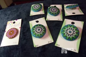 6-FABRIC COVERED BIG FLOWER BUTTONS SENSATIONS BY BLUMENTHAL, 5 same-1 itself - Picture 1 of 4