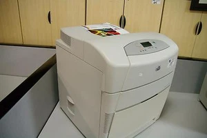 HP ColorLaserJet 5500N 5500 - A3 KLEUREN LASER - Afbeelding 1 van 1