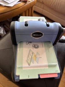 Máquina de troquelado y estampado Sizzix BIGkick AZUL con plataforma magnética - Imagen 1 de 5