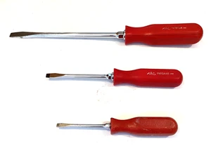 Mac Tools USA 3 Piece RED Hard Handle Flat Tip Screwdriver Set PNRB3 PNRB4 PKRB8 - Picture 1 of 8