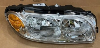 GM HEADLAMP ASM (W/O BEZEL) 15069673 NEW OEM 15069673 - Image 1 of 4