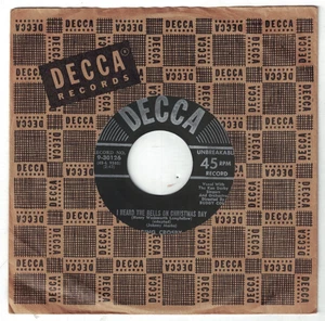 BING CROSBY CHRISTMAS IS A-COMIN & HEARD THE BELLS ON CHRISTMAS DAY DECCA 45 VG+ - Picture 1 of 2