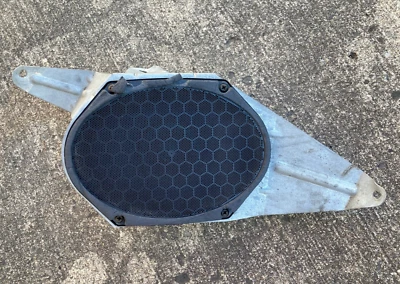 94-04 Ford Mustang Convertible RH Rear Quarter Speaker w/ Bracket F4ZF-19A057 - Image 1 of 2