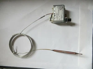 4x JUMO EM-50 *** Panel-mounting thermostat *** - Picture 1 of 4