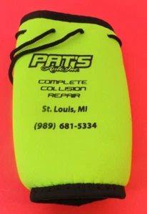 Werbeartikel Koozie PAT'S AUTO INC. Reparatur St. Louis Michigan Kordelzug Clip auf - Bild 1 von 2