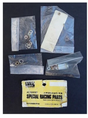 Винтажные радиоуправляемые автомобили Academy разные Сумка для оборудования Road Runner I и II? Lazer? Март? - Изображение 1 из 3