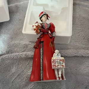 Statua statuina premio club presidenti porcellana Avon Mrs. Albee 1997  - Foto 1 di 10