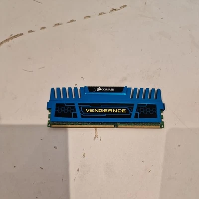 Corsair Vengeance CMZ8GX3M2A1600C9B  4GB 1600MHz Kühlkörper 1.5V RAM - Bild 1 von 2