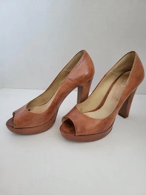 Women's Vintage ONAKO Brown Platform Heels 1970's Italy Leather Shoes - Image 1 of 4