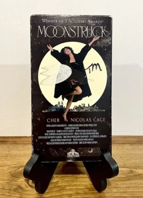 Moonstruck (VHS, 1987) Cher Nicholas Cage Olympia Dukakis Romantic Comedy OOP - Image 1 of 4