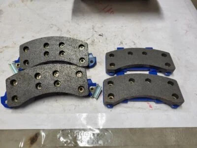 Oldsmobile Cutlass 前刹车片套装 - 适合 1985 - 1996 年及更多 # 65-159 — 第 1/3 张图片