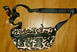 ~COMPRAR~NUEVO CON ETIQUETAS~ DKNY NEW YORK ~RIÑONERA BOLSO CINTURÓN NEGRO/MARRÓN ESTAMPADO LEOPARDO - Imagen 1 de 4