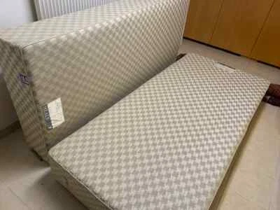 2 Federkern-Betten Heal`s B 680 ; 200 x 90 x 30, Wollbezug hellgrau - Bild 1 von 2