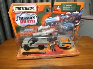 MATCHBOX MISSION BRAVO DESERT RAT W/FIGURE #32456 NEW ON CARD 1998 - Picture 1 of 5