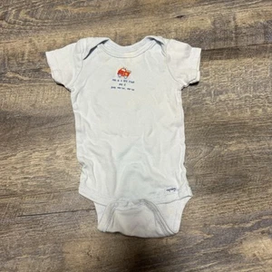 Gerber Body 3-6 Monate hellblau rot Feuerwehrauto Einteiler - Bild 1 von 5