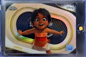 2025 Topps Chrome Disney #11 Simea from Moana Debut Black Wave Refractor #07/10 - Imagen 1 de 6