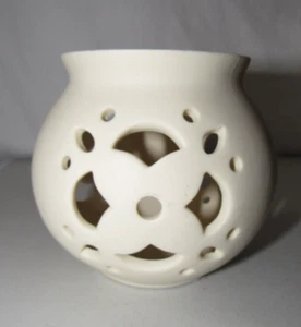 PARTYLITE LINEN FLOWERS IVORY CERAMIC CUT-OUT ROUND CANDLE HOLDER # PO172 - Picture 1 of 11