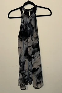 Vestido ASTR Floral Sin Mangas Cuello Halter Forrado Fluido Talla Mediana - Imagen 1 de 6