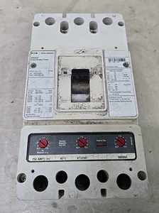 Interruttore industriale trip Eaton HKD3400F 3P HKD 65k 250A VEDI FOTO - Foto 1 di 7