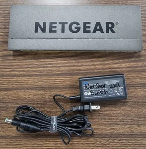 NETGEAR 16-Port Gigabit Ethernet Unmanaged PoE Switch (GS116LP) W/ Power Supply - Photo 1/21