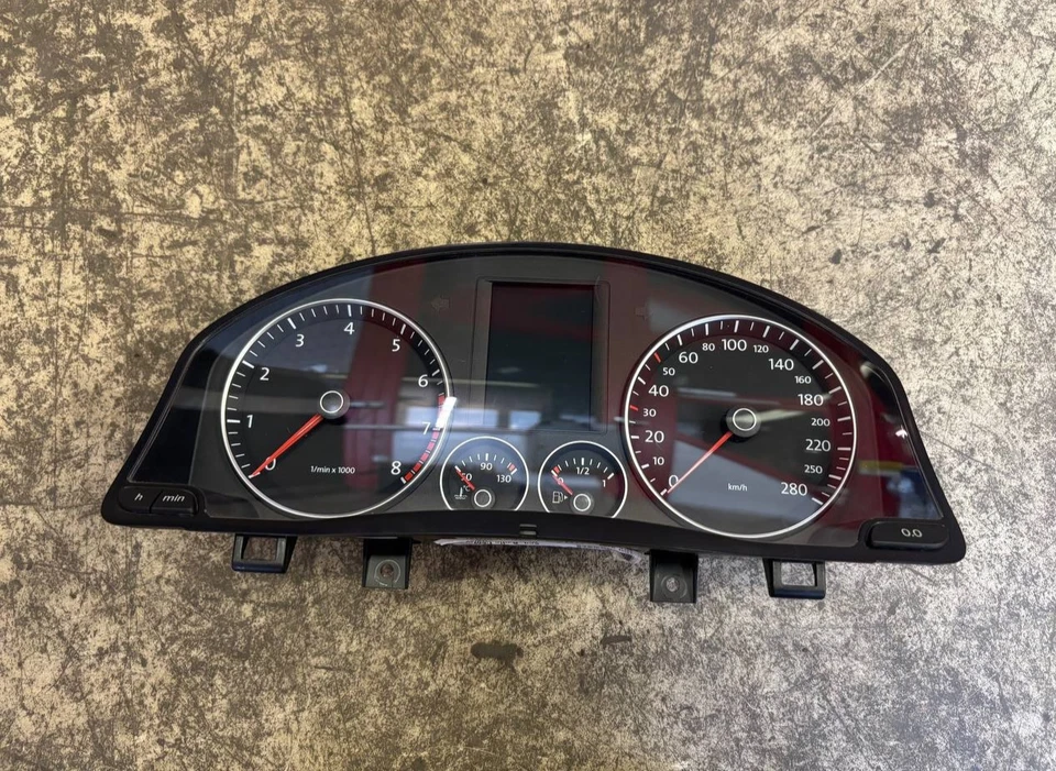 Cuadro de instrumentos VW Scirocco velocímetro 1K8920870F gasolina Foto 1 de 4