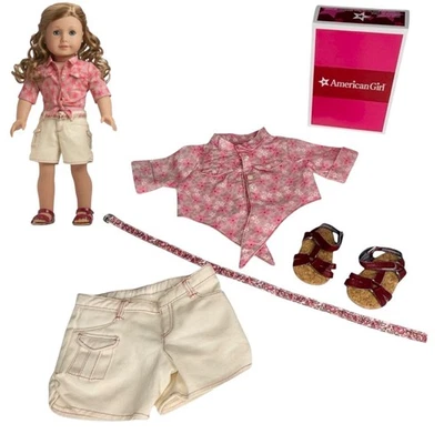 American Girl Nicki Corbata Top y Pantalones Cortos Conjunto Zapatos Cinturón Nikki Muñeca Ropa Caja Foto 1 de 4