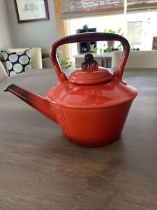 LE CREUSET ??? Tea Pot Cherry Red Ombre Ceramic Stoneware