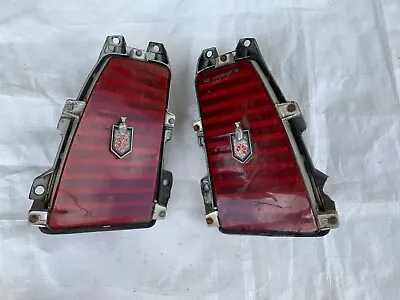 1974 Monte Carlo lanternas traseiras emblema lanternas traseiras carcaça crachá par - Imagem 1 de 4