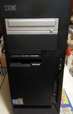 IBM 8198-83G - Computer vintage completo con HDD e GPU  "da rivedere" - Immagine 1 di 4