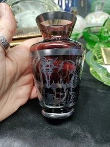 Vintage Amethyst lila Kunstglas Vase mit Silberüberfang umwerfendes Paar Löwe - Bild 1 von 9