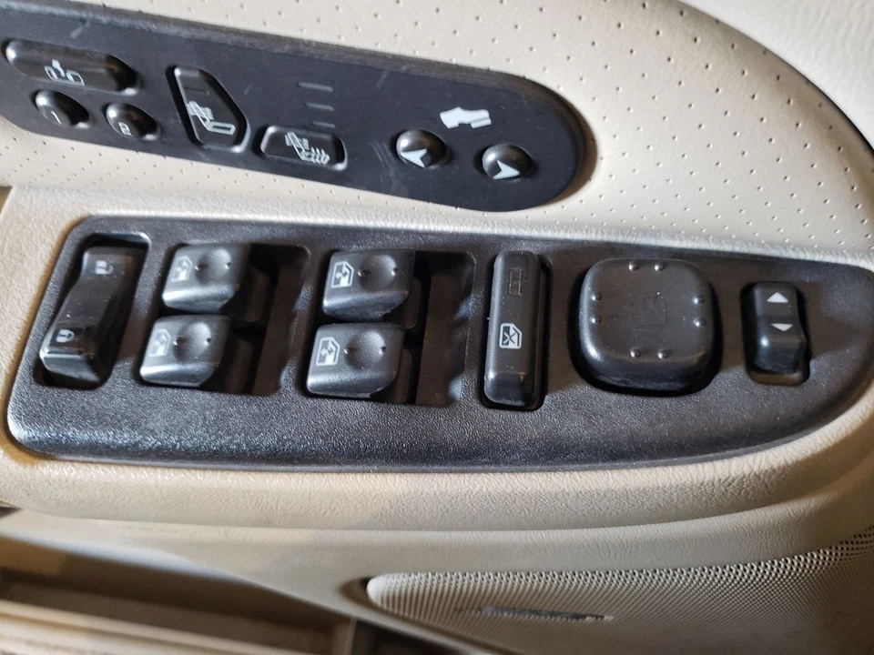 Interruptor de puerta delantera Driver's Opt JF4 03-06 AVALANCHE 1500 220889 Foto 1 de 1